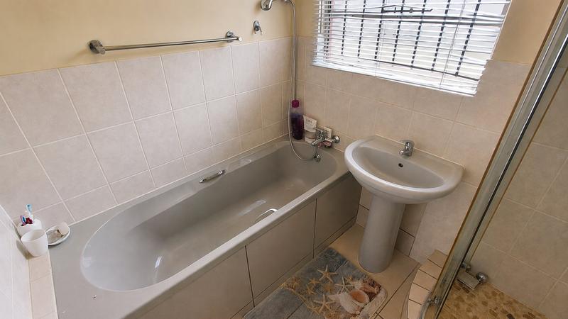 3 Bedroom Property for Sale in Vista Park Free State